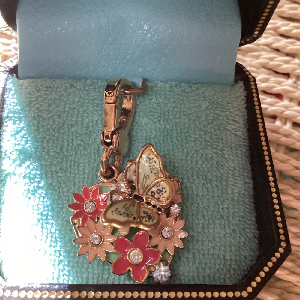 Juicy couture BUTTERFLY HEART locket charm ,, Excellent like new condition